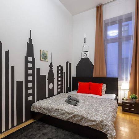 Downtown Home In The Gozsdu Garden Budapeste Exterior foto
