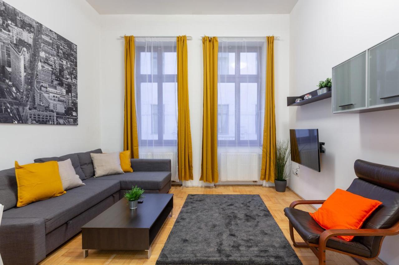 Downtown Home In The Gozsdu Garden Budapeste Exterior foto